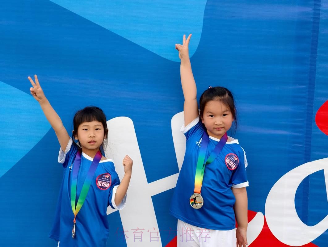 首届“我的巨星梦”少儿足球宝贝大赛启动 首届“我的巨星梦”少儿足球宝贝大赛启动